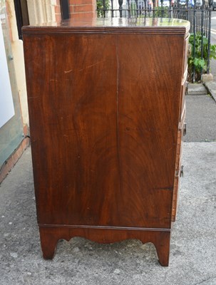 Lot 26 - Mahogany chest of drawers 19th Century, bow...