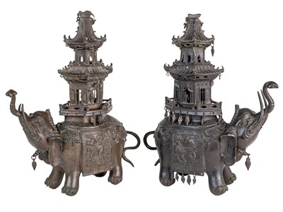 Lot 184 - A pair of 18th century Chinese bronze sensors