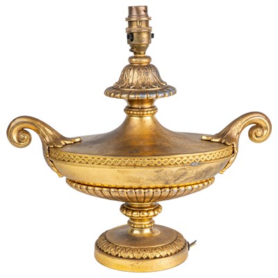 Lot 8 - A French gilt metal table lamp