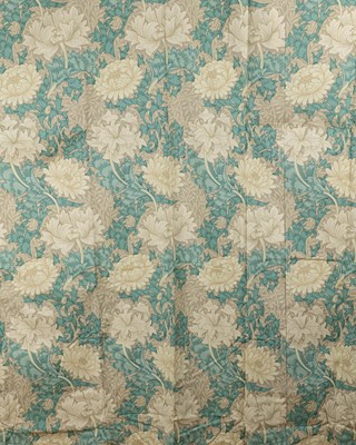 Lot 220 - A pair of curtains