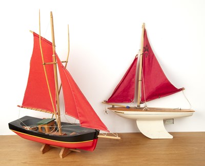 Lot 401 - Two model boats or pond yachts Comprising: a...