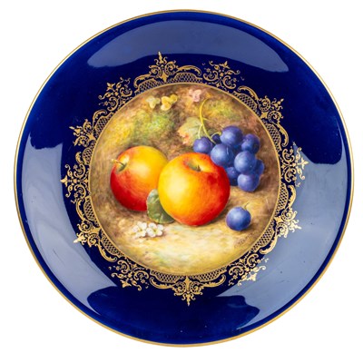 Lot 320 - A Royal Worcester plate