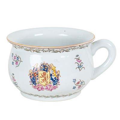 Lot 89 - A porcelain chamberpot