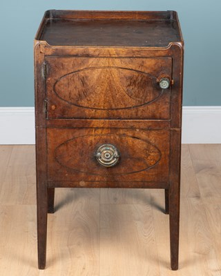 Lot 268 - A George III bedside commode