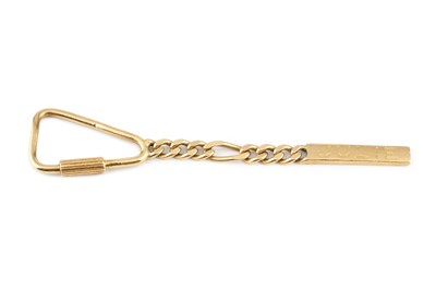 Lot 559 - An 18ct gold key fob, in the form of a name...