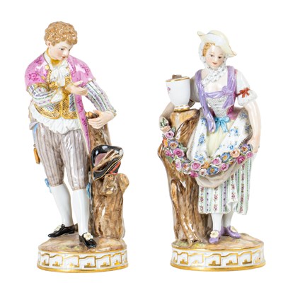 Lot 46 - A pair of Meissen figures