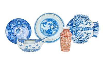 Lot 211 - A collection of Asian blue and white porcelain