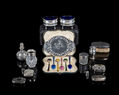 Lot 399 - A small group of silver and silver-plated items
