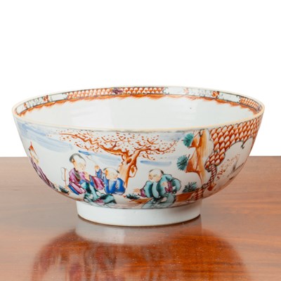 Lot 1002 - A 19th century Chinese bowl