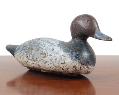 Lot 1043 - An antique decoy duck