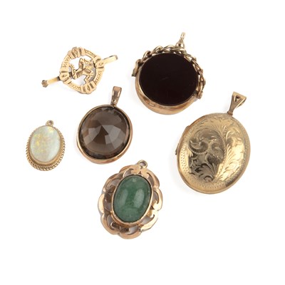 Lot 449 - Collection of jewellery Comprising: a 9ct gold...