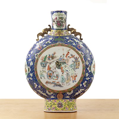 Lot Large polychrome porcelain moon flask with...