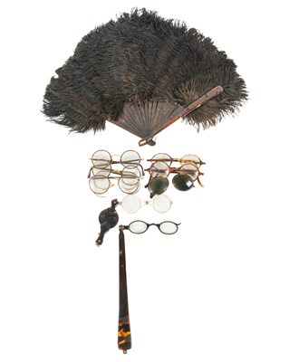 Lot 389 - A collection of spectacles and a feathered fan