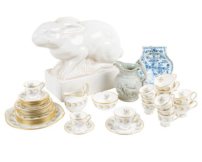 Lot 212 - A collection of ceramics