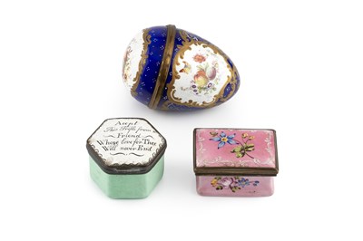 Lot 530 - A late 18th/early 19th century enamel egg...