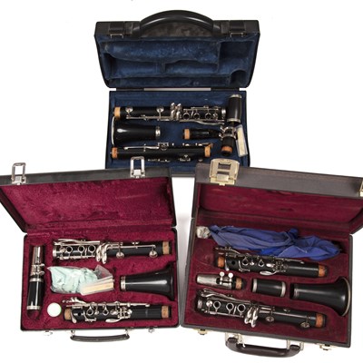 Lot 114 - Three cased clarinets, to include examples by...