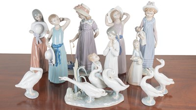 Lot 1311 - A collection of Lladro porcelain