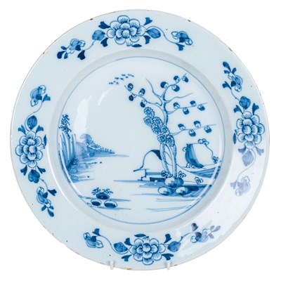Lot 1080 - A London Lambeth Delft charger, c.1770