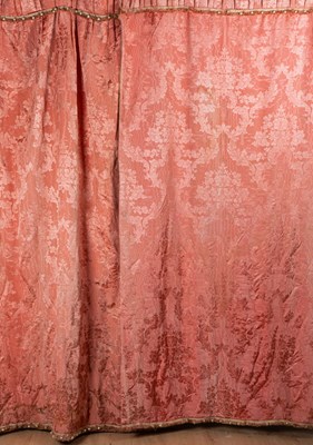 Lot 252 - A pair of pink Damask curtains