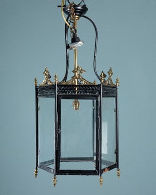 Lot 1055 - A Georgian-style hall lantern