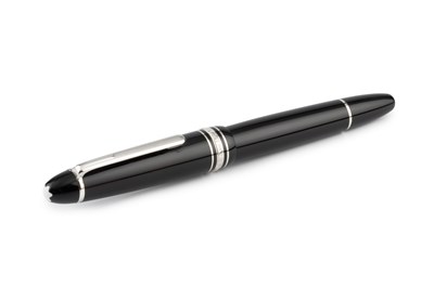 Lot 539 - A Mont Blanc Meisterstück fountain pen, with...