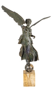 Lot 2 - A Neapolitan grand tour bronze figure of Nike