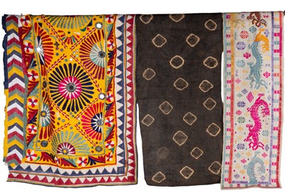 Lot 1060 - A collection of wall hangings