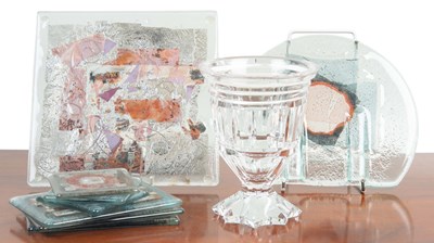 Lot 433 - A collection of glassware