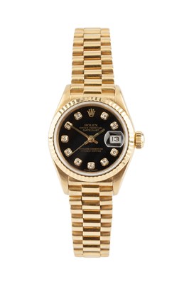 Lot A lady's 18ct gold and diamond set 'Oyster...