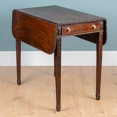 Lot 452 - A mahogany Pembroke table