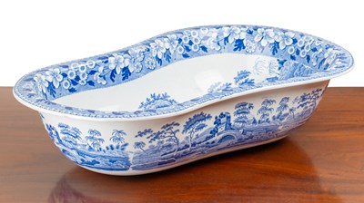 Lot 1229 - A Copeland & Garrett pottery bidet liner