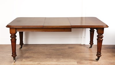 Lot 18 - Extendable oak dining table Victorian, on four...