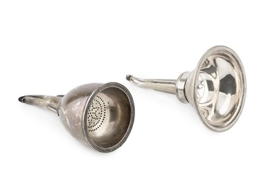 Lot 736 - A George III silver wine funnel, with reeded...