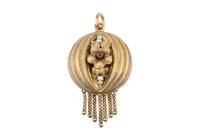 Lot 38 - A Victorian gem set pendant, the fluted...