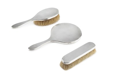Lot 738 - A George VI silver dressing table set,...