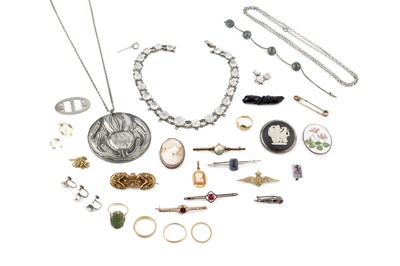 Lot 443 - A collection of jewellery, comprising an...