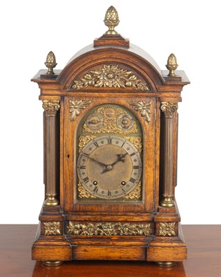 Lot 19 - A late 19th century table or bracket clock