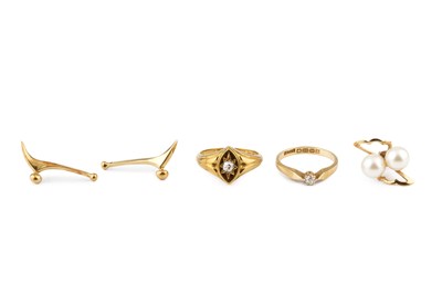 Lot 414 - A diamond set panel ring, the navette-shaped...
