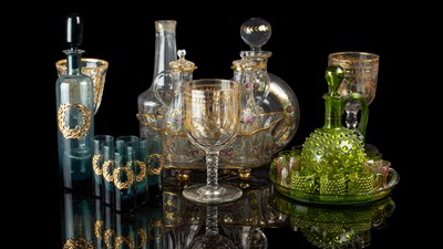 Lot 396 - A collection of Continental glassware