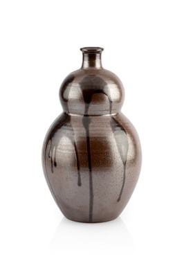 Lot 428 - Shigeyoshi Ichino (1942-2011) Gourd vase...