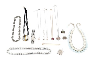 Lot 434 - A collection of jewellery, comprising an...