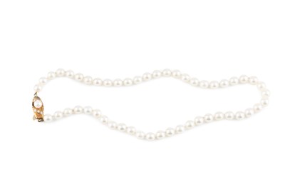 Lot 89 - A cultured pearl single strand necklace by...