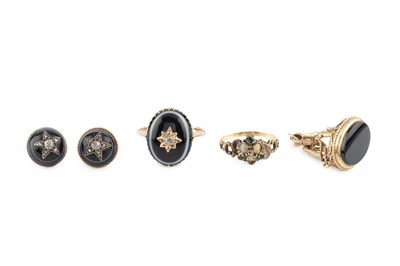 Lot 208 - A diamond and banded onyx dress ring, stamped '...