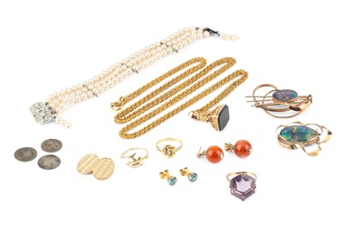 Lot 399 - A collection of jewellery, comprising a...