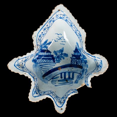 Lot 55 - An 18th centruy English pickle dish