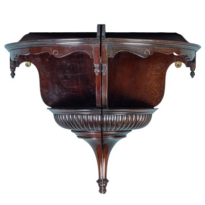 Lot 220 - A pair of Edwardian mahogany wall brackets