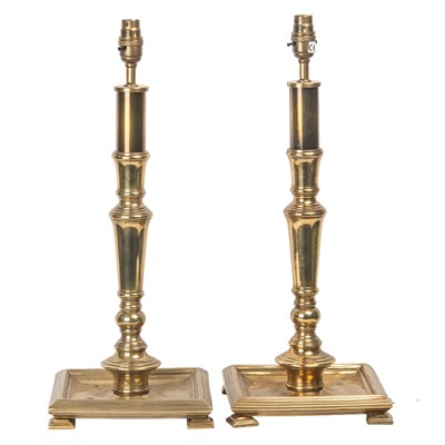 Lot 3 - A pair of table lamps