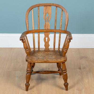 Lot 88 - A 19th century child's Windsor chair