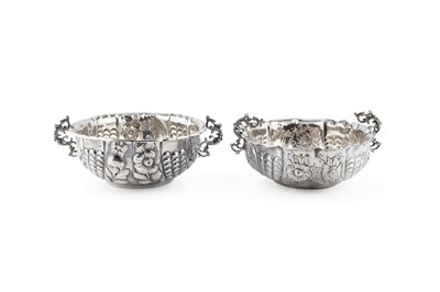 Lot 866 - Two very similar Victorian silver oval dishes,...