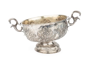 Lot 877 - A 19th century Continental silver rose bowl,...